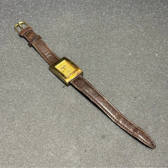 joan rivers classic Ladies Watch Quartz Gold Tone Working With New Battery - Picture 9 of 12